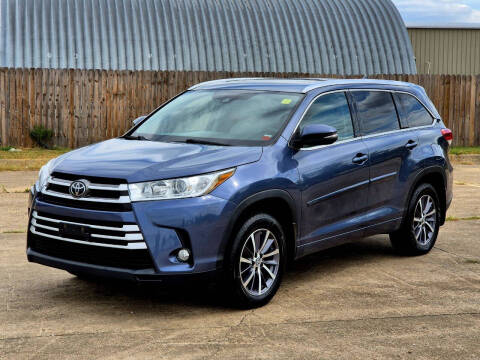 2017 Toyota Highlander for sale at VECI'S AUTO SALES LLC in Springdale AR