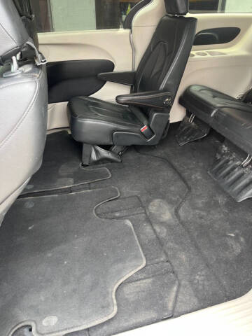 2017 Chrysler Pacifica Touring-L