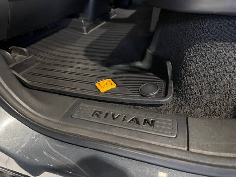 2024 Rivian R1T Adventure