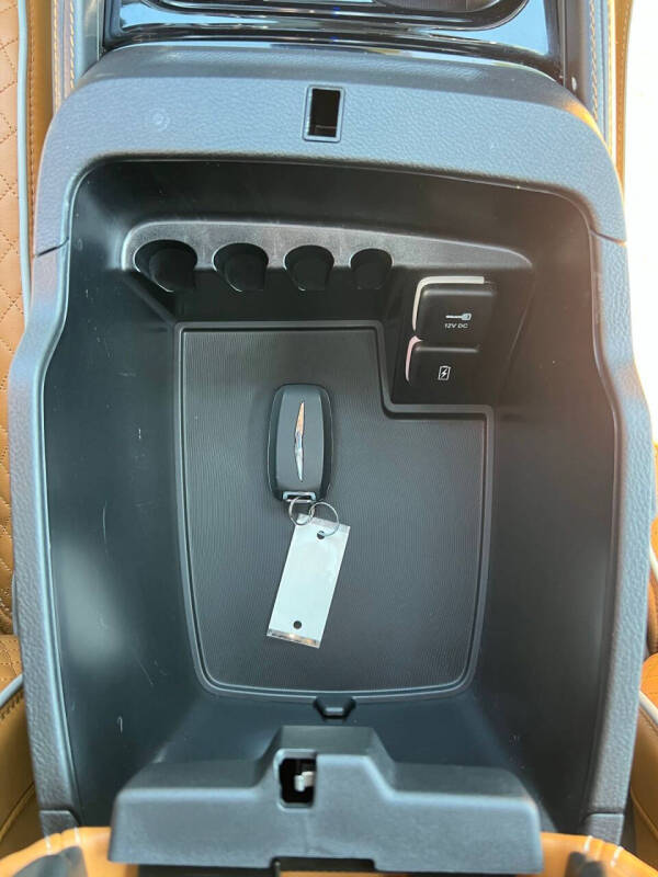 2023 Chrysler Pacifica Plug-In Hybrid Pinnacle