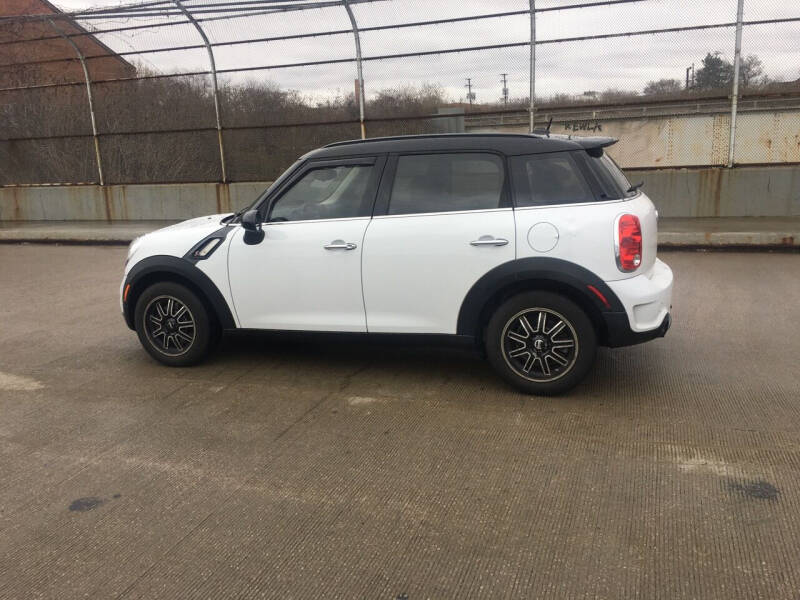 2014 MINI Countryman Countryman S photo 10