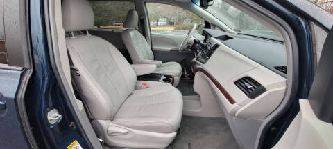 2011 Toyota Sienna XLE 8-Passenger