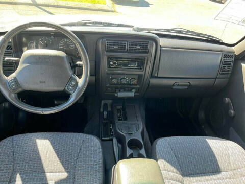 2000 Jeep Cherokee SE