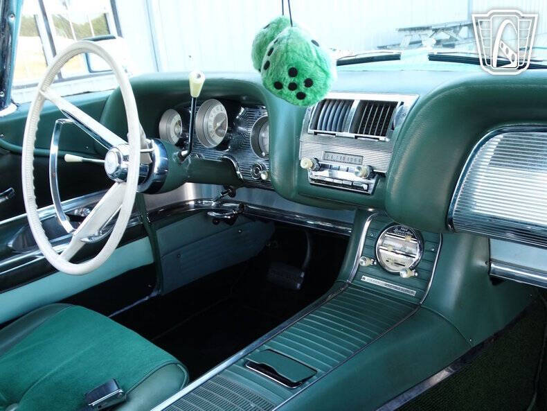 1960 Ford Thunderbird