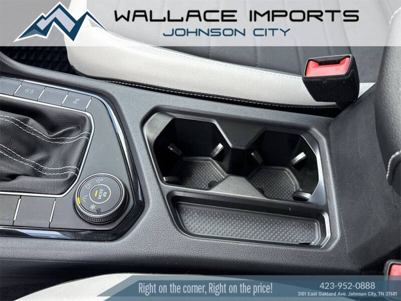 2025 Volkswagen Taos SE 4Motion