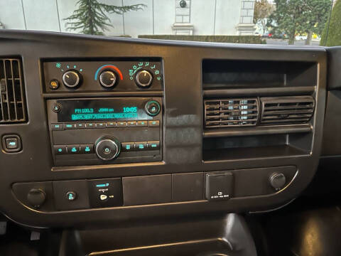 2024 Chevrolet Express 2500