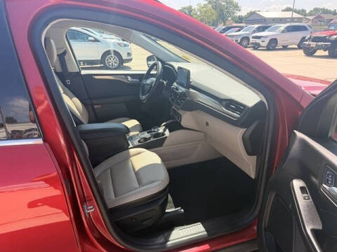 2022 Ford Escape Titanium