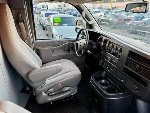 2022 Chevrolet Express 3500