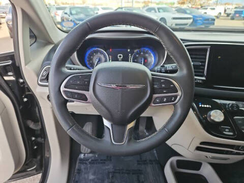 2022 Chrysler Pacifica Touring L