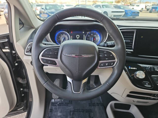 2022 Chrysler Pacifica Touring L