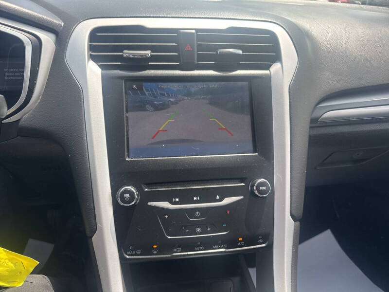2014 Ford Fusion SE