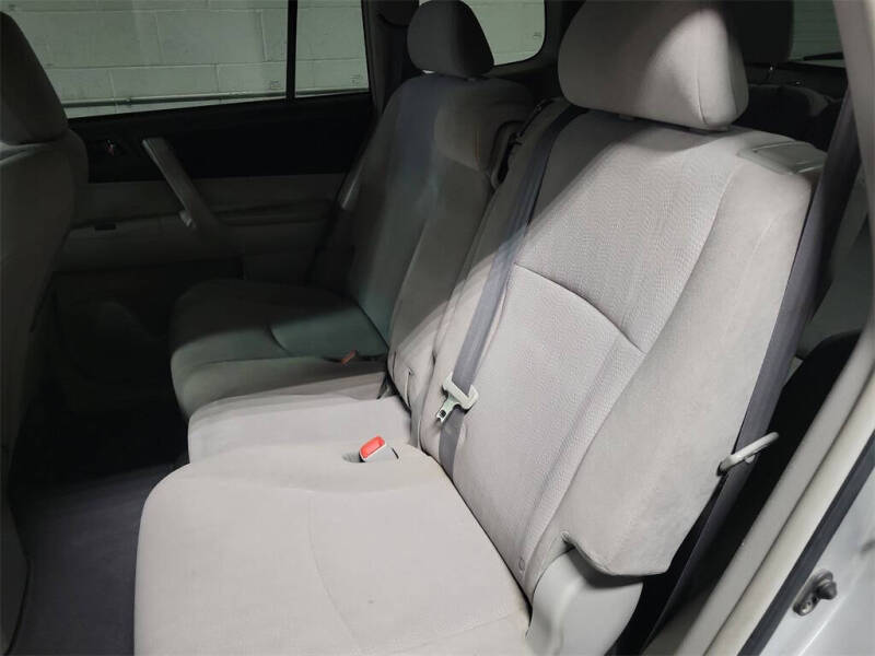 2012 Toyota Highlander SE