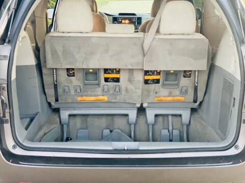 2013 Toyota Sienna L 7-Passenger