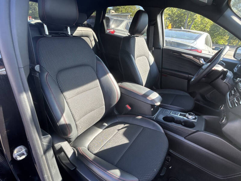 2025 Ford Escape ST-Line