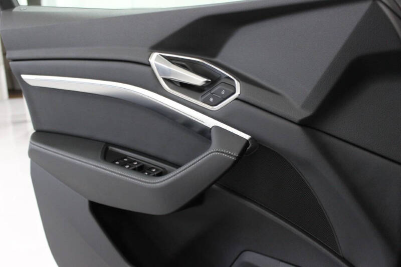 2024 Audi Q8 e-tron quattro Premium