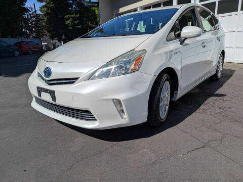 2012 Toyota Prius v Two