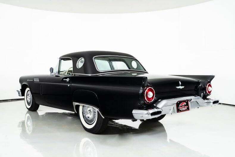 1957 Ford Thunderbird