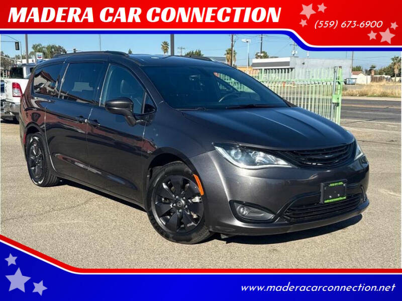 2019 Chrysler Pacifica Hybrid Touring L's photo