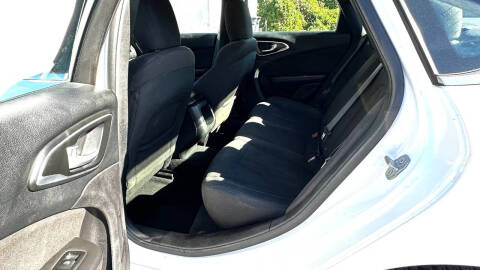 2016 Chrysler 200 Limited