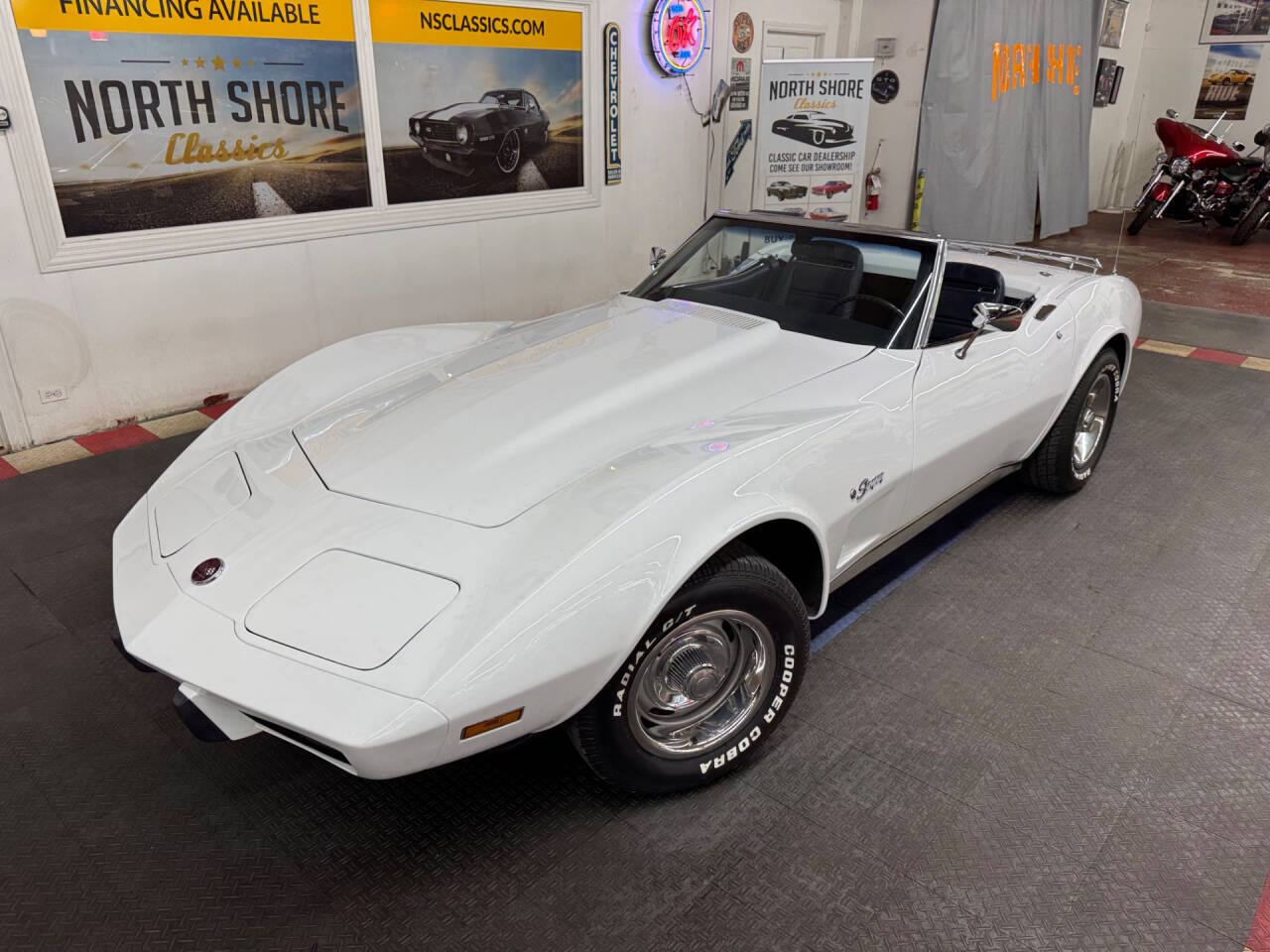 1975 Chevrolet Corvette 1
