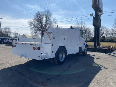2002 Freightliner FL60