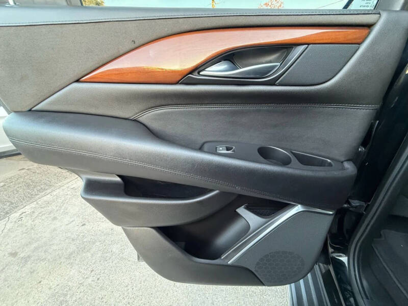 2018 Cadillac Escalade Luxury