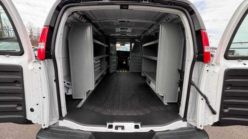 2025 Chevrolet Express 2500