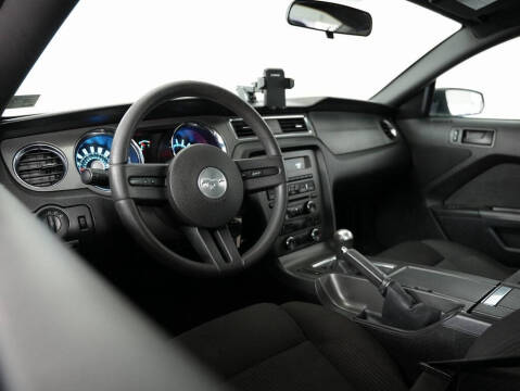 2012 Ford Mustang V6