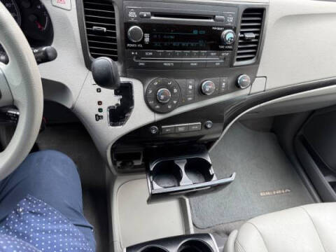2011 Toyota Sienna LE 8-Passenger