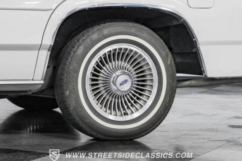 1990 Ford LTD Crown Victoria