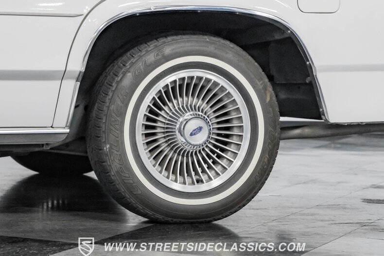 1990 Ford LTD Crown Victoria