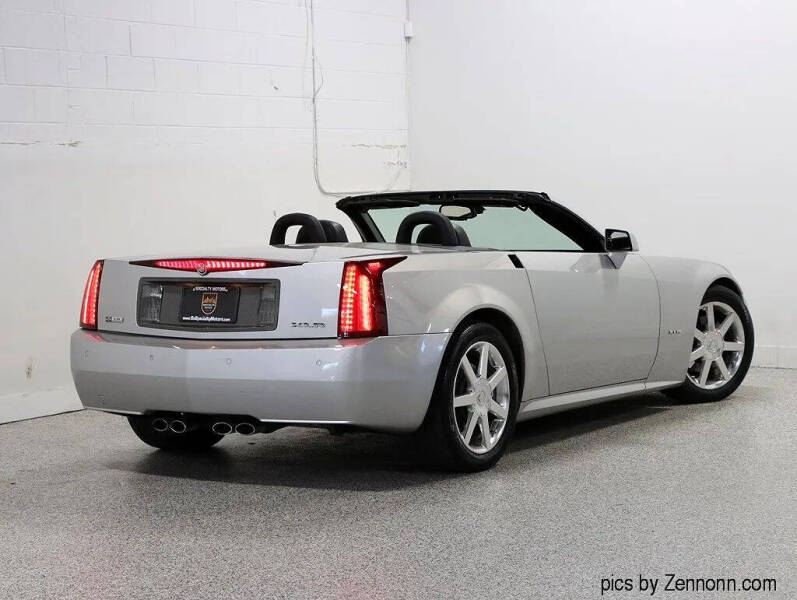 2005 Cadillac XLR