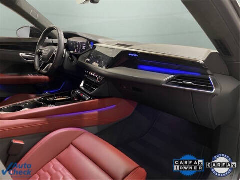 2024 Audi e-tron GT quattro Prestige