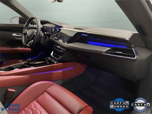 2024 Audi e-tron GT quattro Prestige