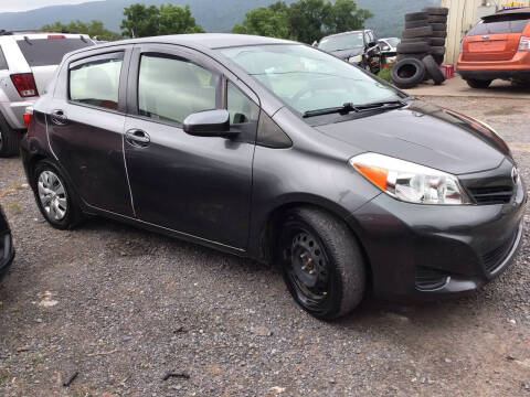 2012 Toyota Yaris 5-Door L