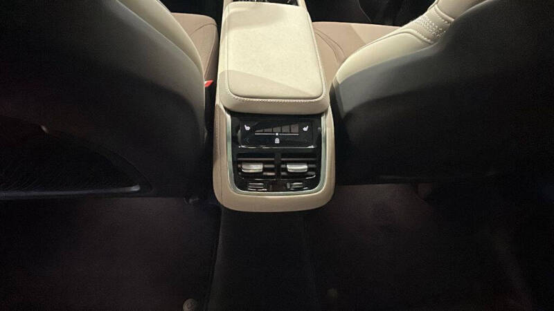 2026 Volvo XC90 B6 Plus 7P