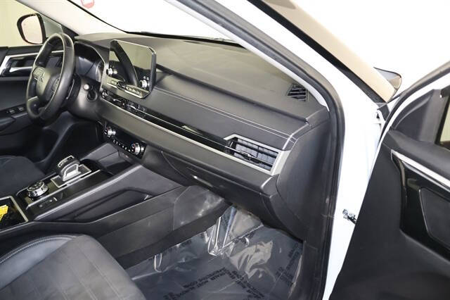 2023 Mitsubishi Outlander SE