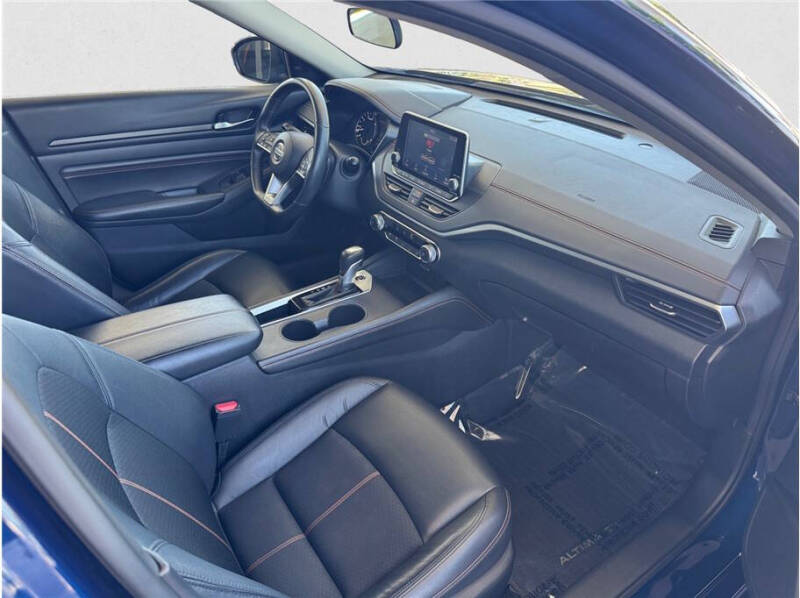 2022 Nissan Altima 2.5 SR