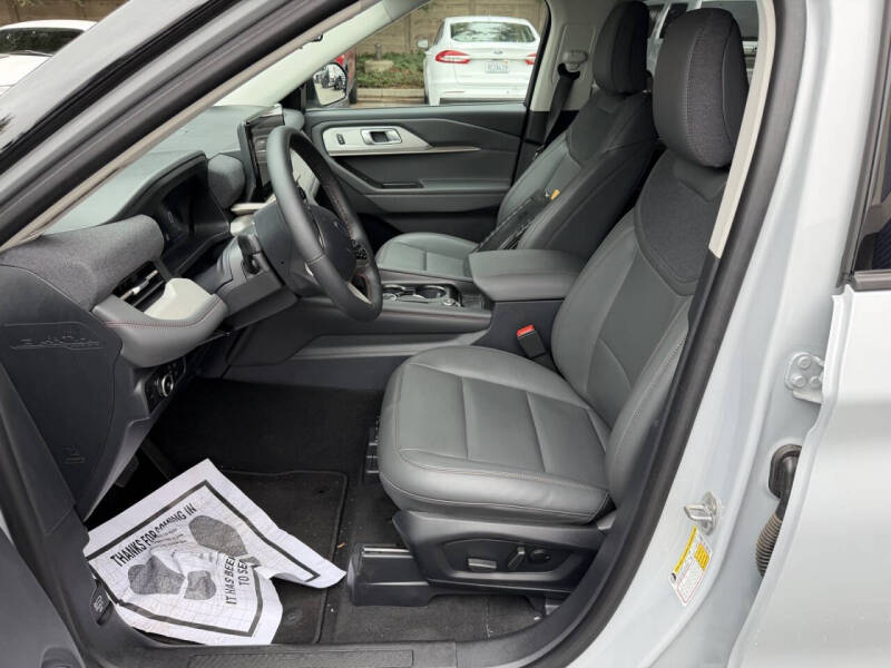 2025 Ford Explorer Active