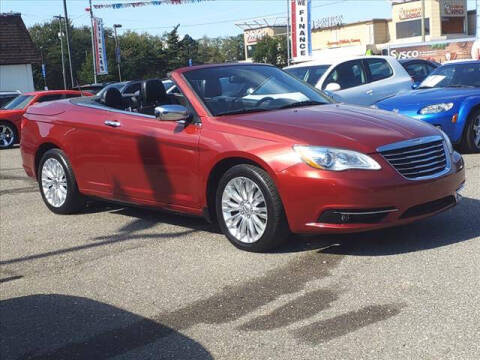 2014 Chrysler 200 for sale at Sunrise Used Cars INC in Lindenhurst NY