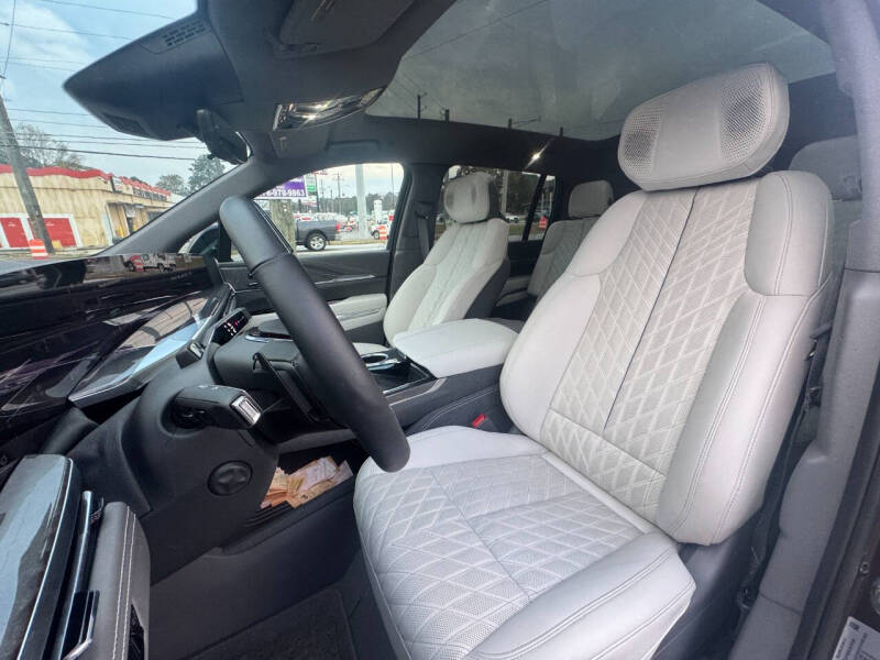 2025 Cadillac Escalade IQ Sport 1