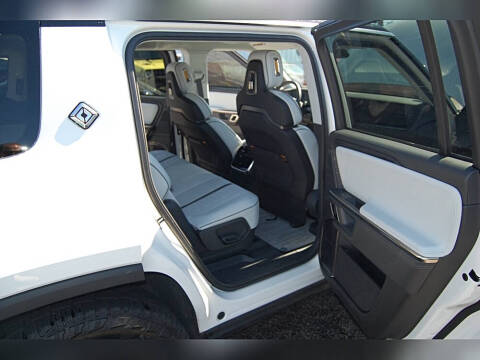 2023 Rivian R1S Adventure