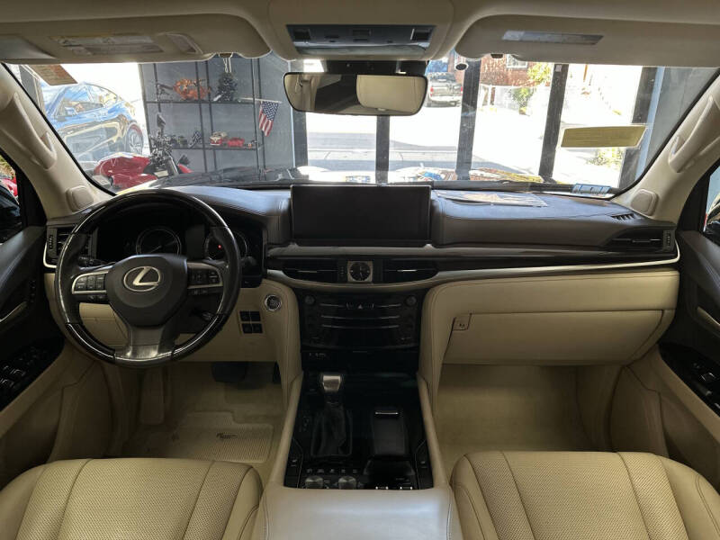 2018 Lexus LX 570 Two-Row