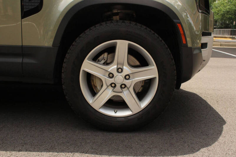 2020 Land Rover Defender 110 SE