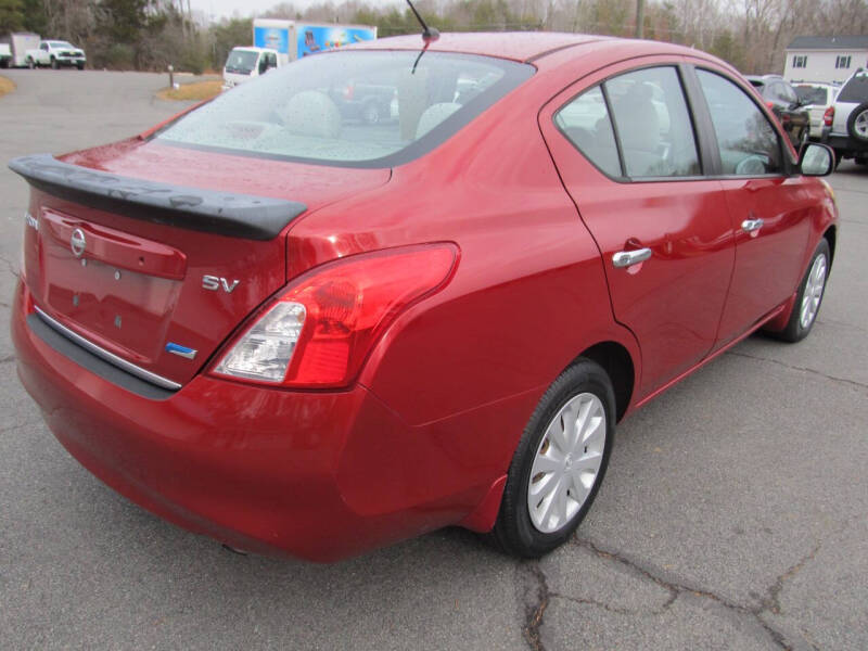 2012 Nissan Versa 1.6 SV