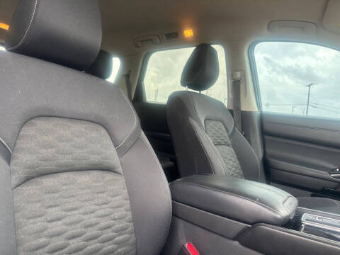 2022 Nissan Pathfinder SV