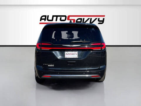 2023 Chrysler Pacifica Touring