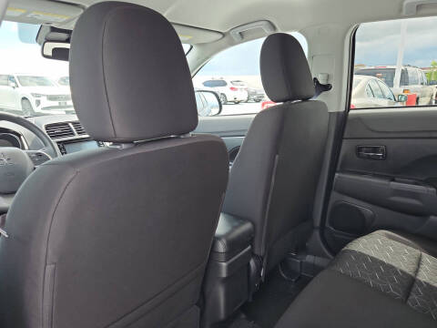 2025 Mitsubishi Outlander Sport ES