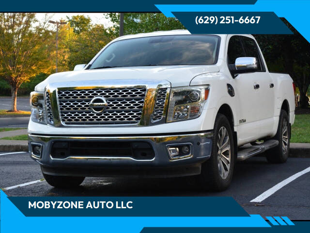 2017 Nissan Titan SL's photo