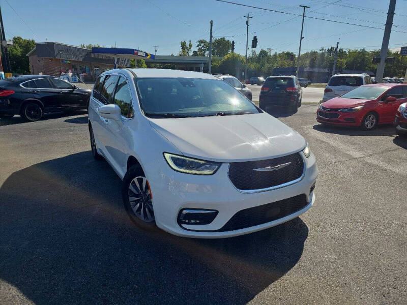 2022 Chrysler Pacifica Hybrid Touring L